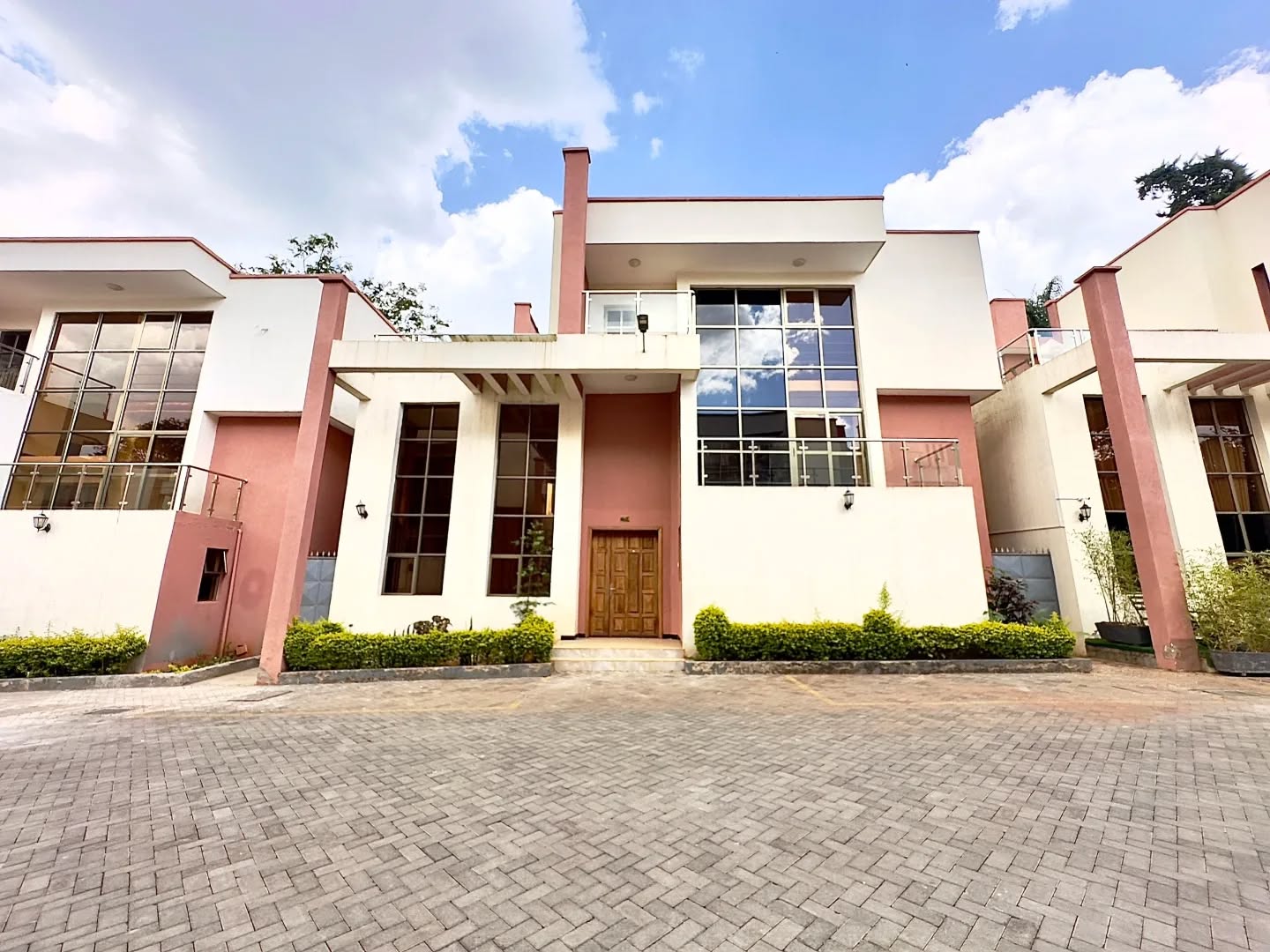 Modern 5 Bedroom ALL Ensuite Townhouse + DSQ in Lavington